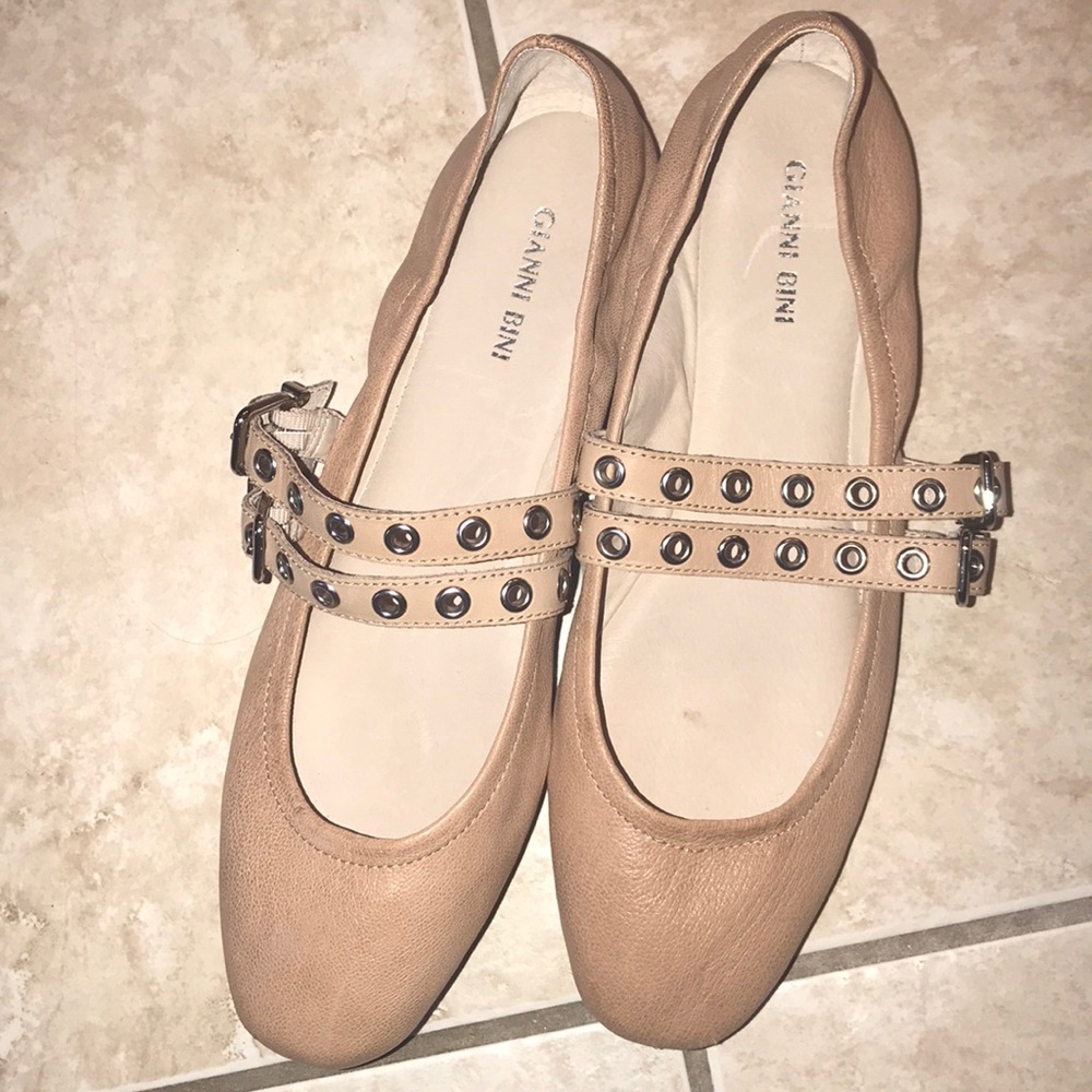 Gianni Bini flats